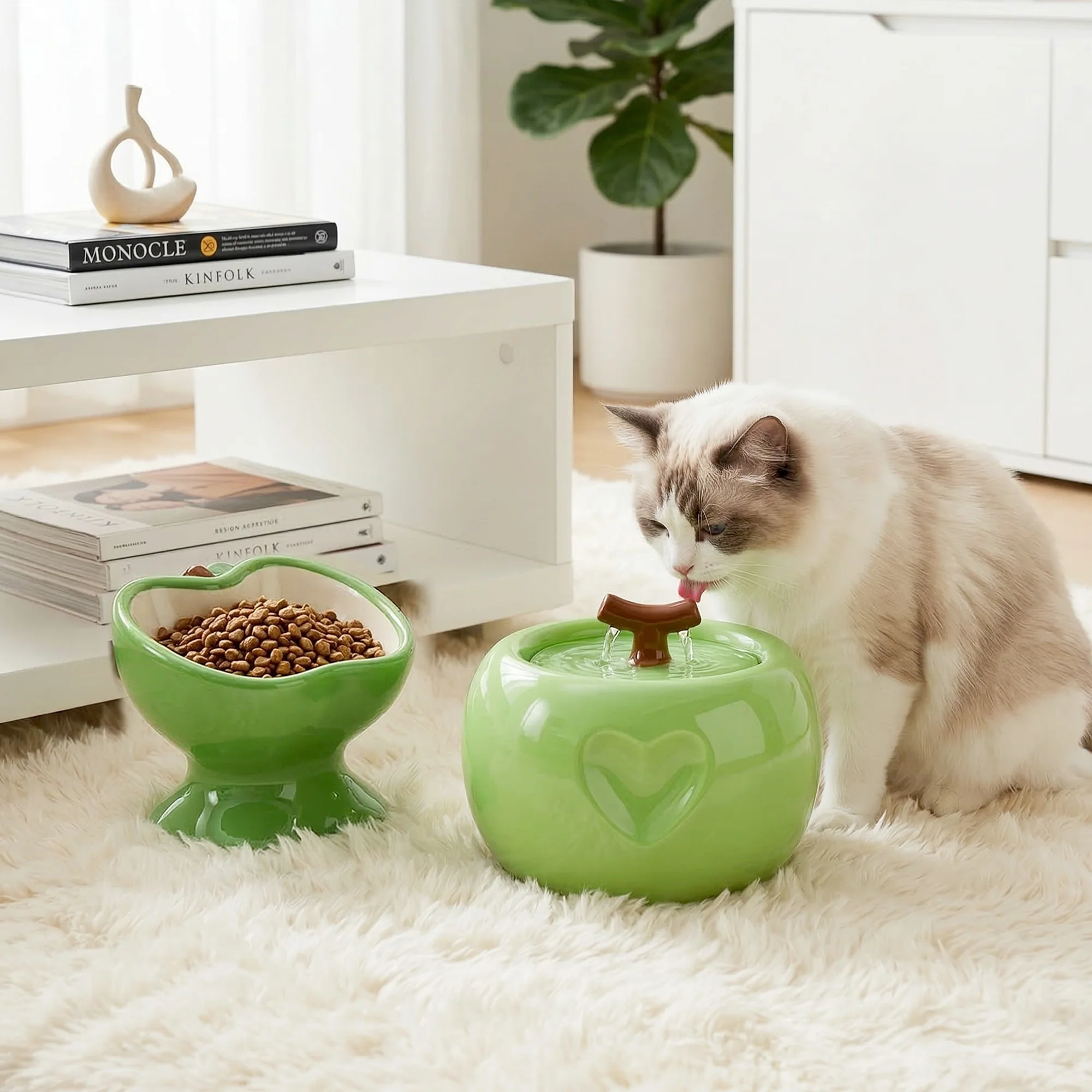 Set de comedero y fuente Love Apple para gatos