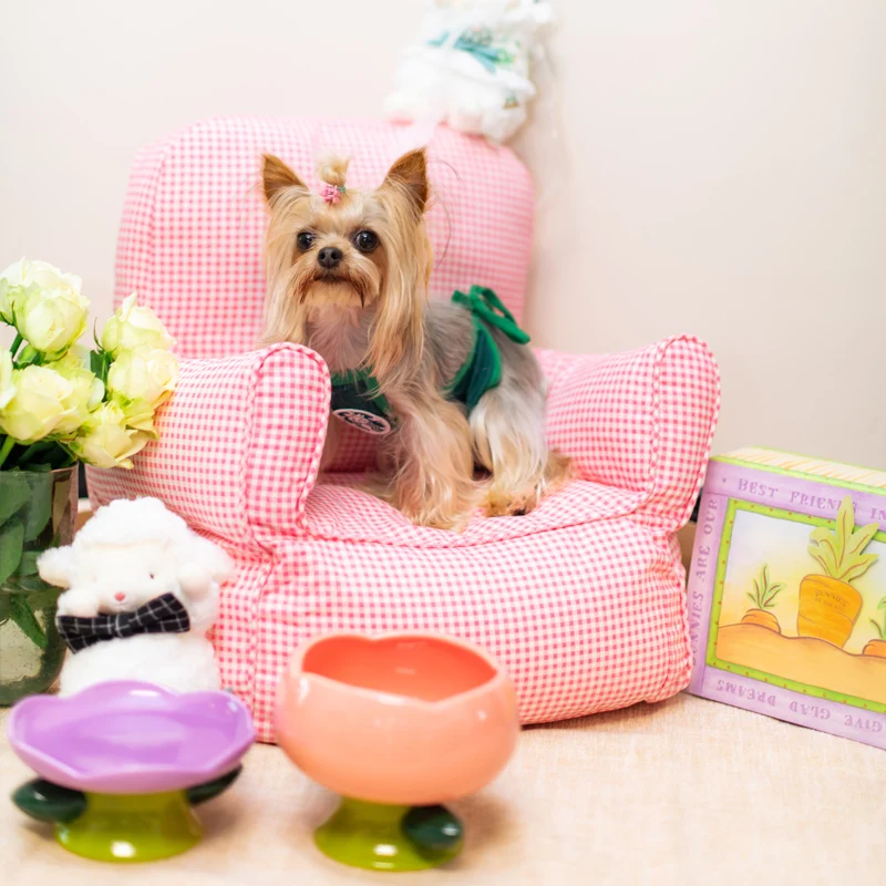 Inflatable Plaid Cat Bed in Soft Plush with PP Cotton Filling