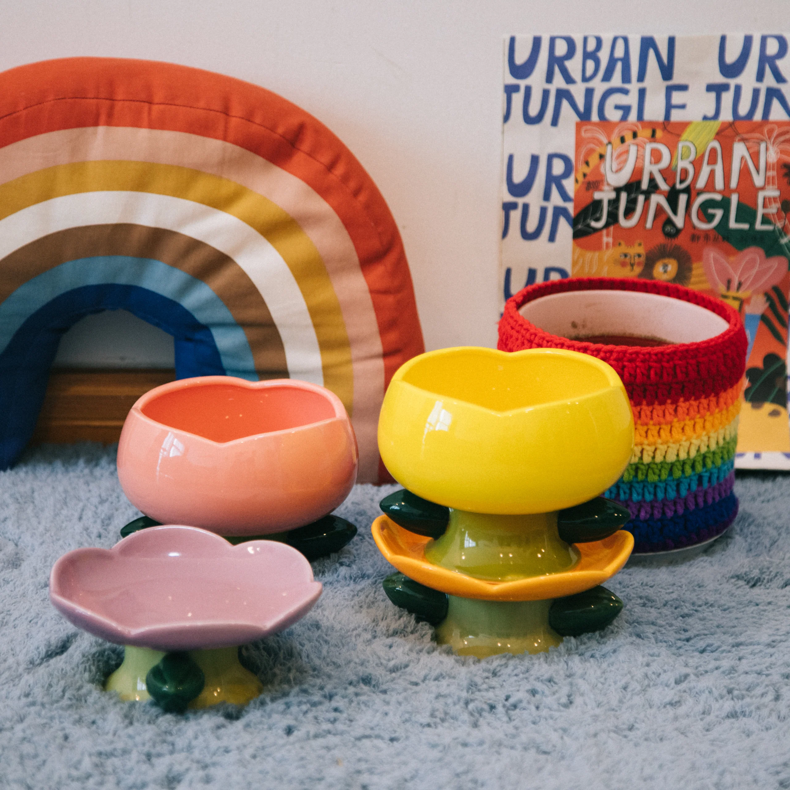 Flower Shape Ceramic Raised Cat Bowl for Easier Mealtimes