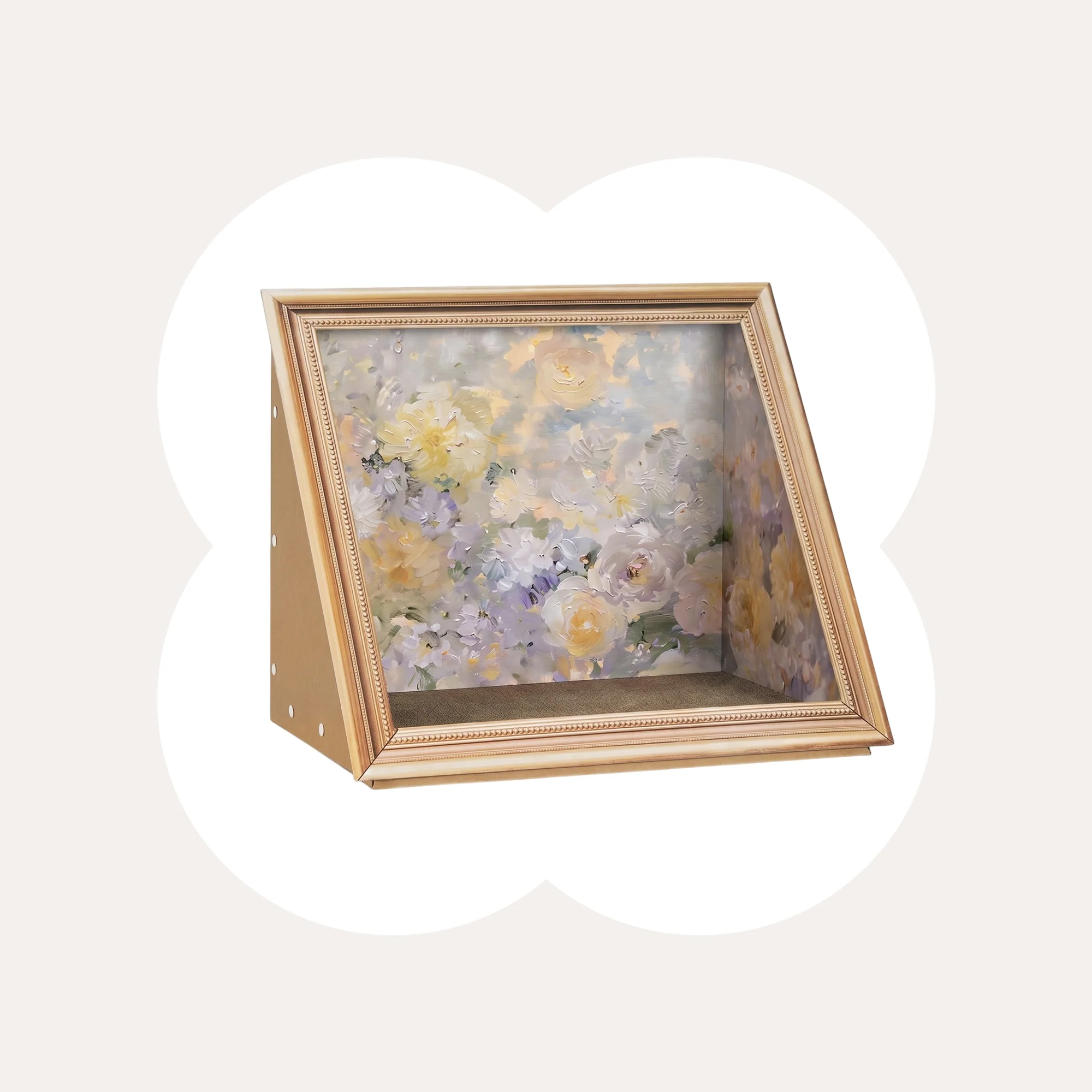 Retro Art Cat Scratcher with Gold Frame and Oil Painting Backdrop