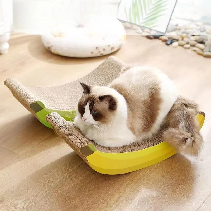 Bananenförmige Kratzunterlage für Katzen aus Wellpappe