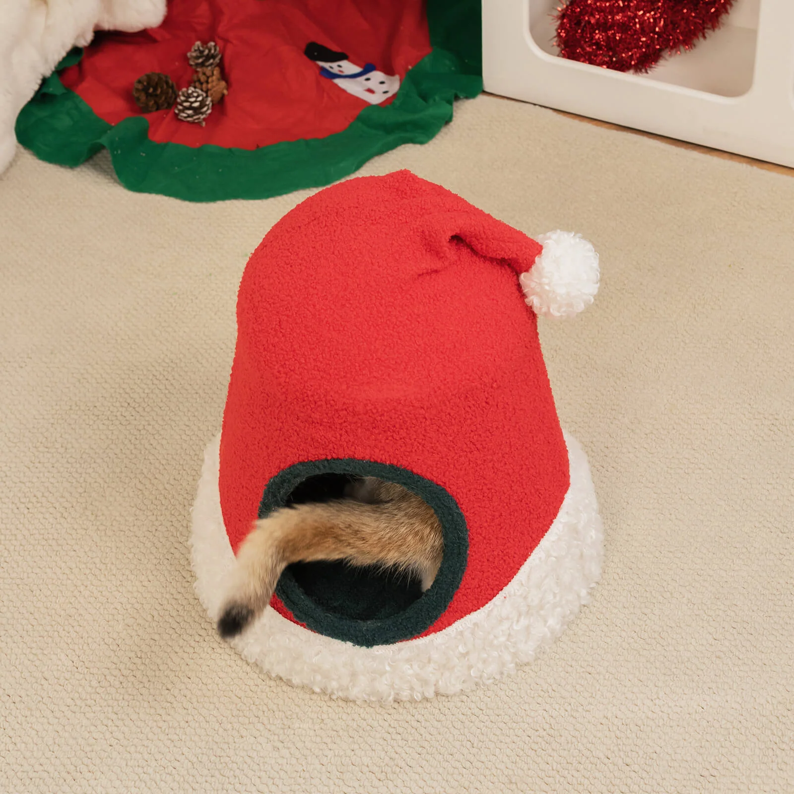VIP 500 Meow Coins + $44.99 för julen Santa Hat Cat Bed