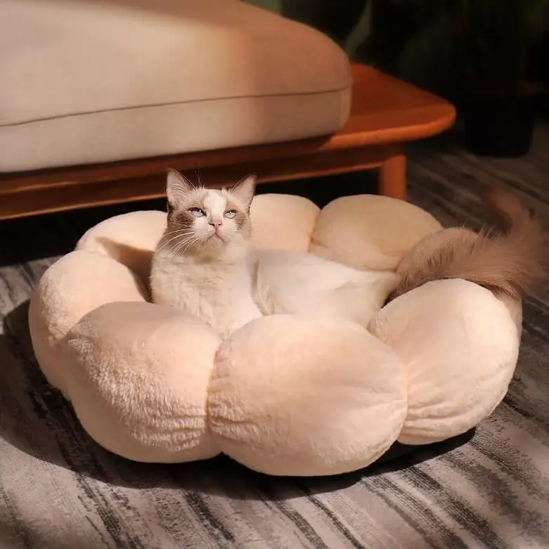 Bloomy Flower Cozy Plush Cat Bed for Kittens and Puppies
