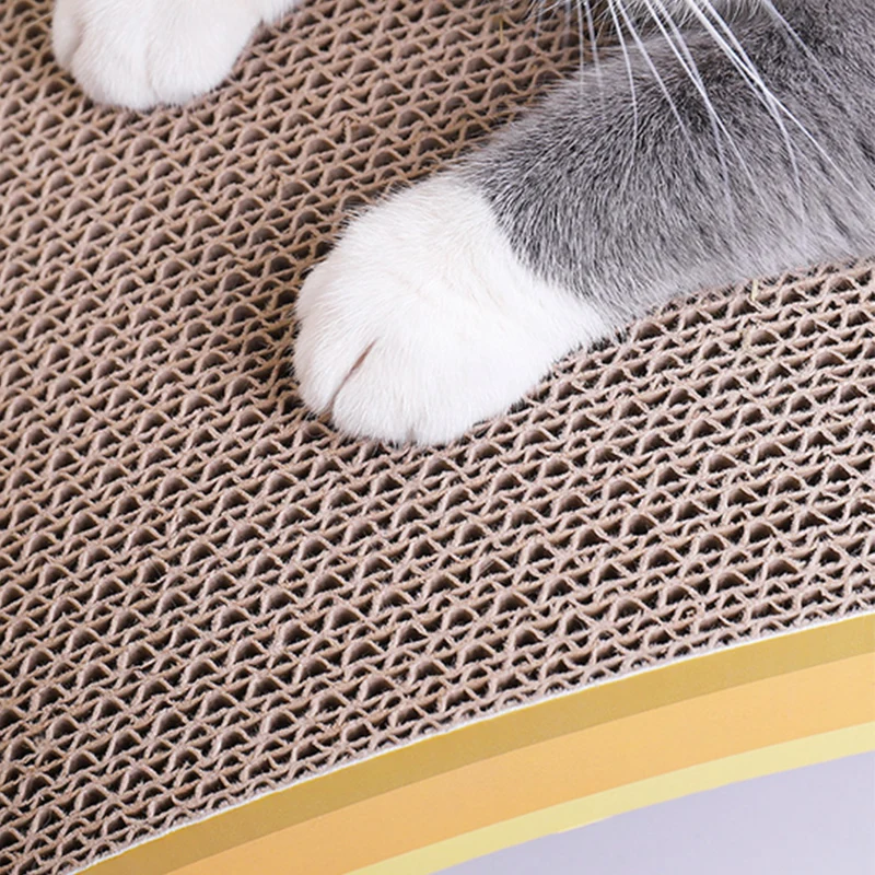 Bananenförmige Kratzunterlage für Katzen aus Wellpappe