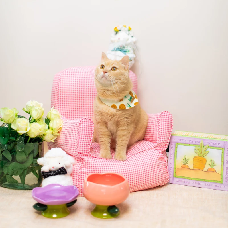 Inflatable Plaid Cat Bed in Soft Plush with PP Cotton Filling